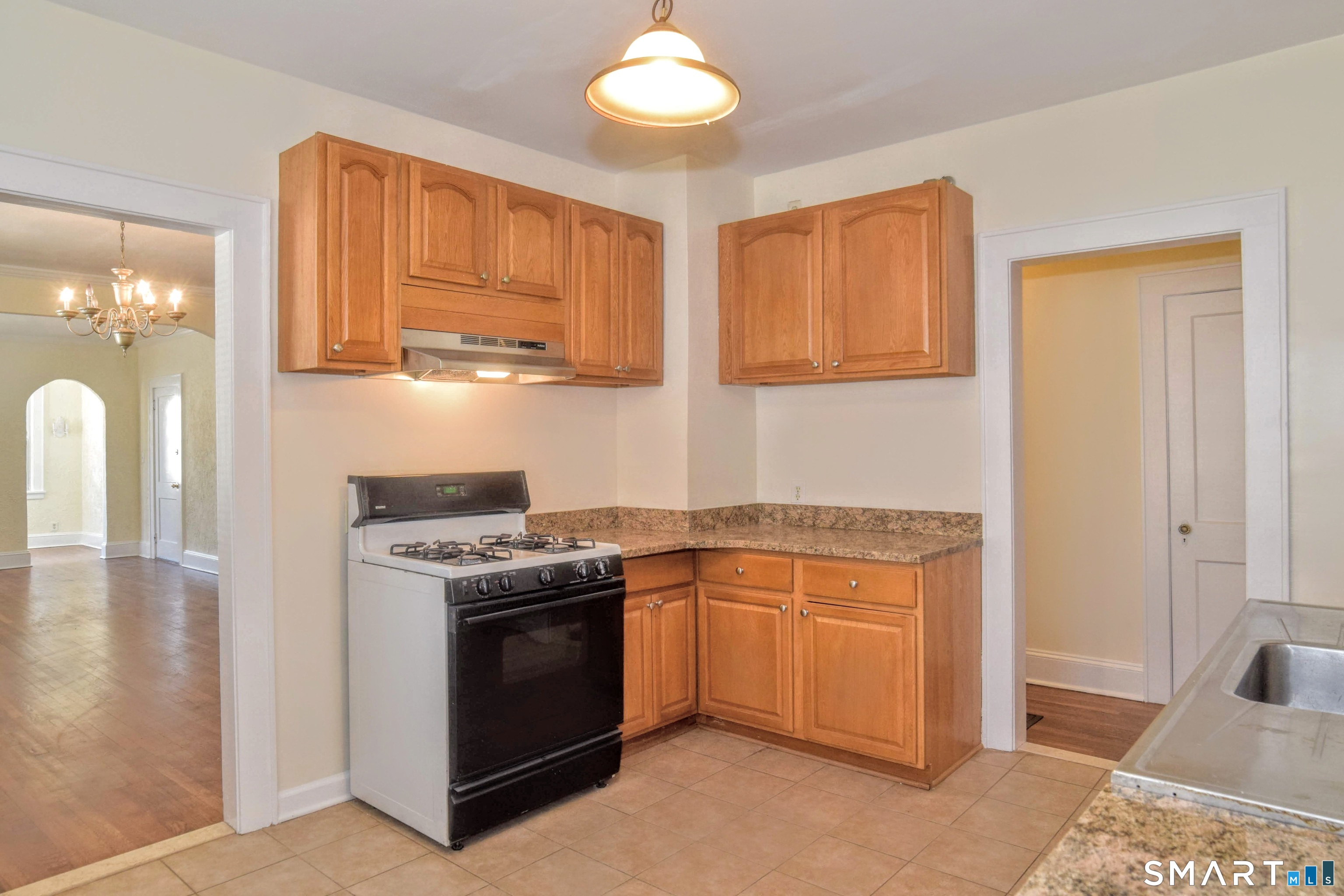 Foto 9 de Apartamento en renta en 60 Puritan Lane #2, Stamford, CT — $2,950/mes