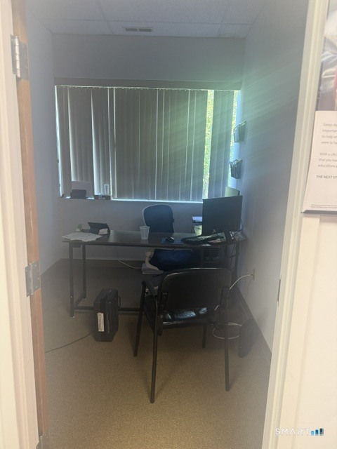 Foto 8 de Local comercial en renta en 303 Linwood Avenue #1F, Fairfield, CT — $1,700/mes
