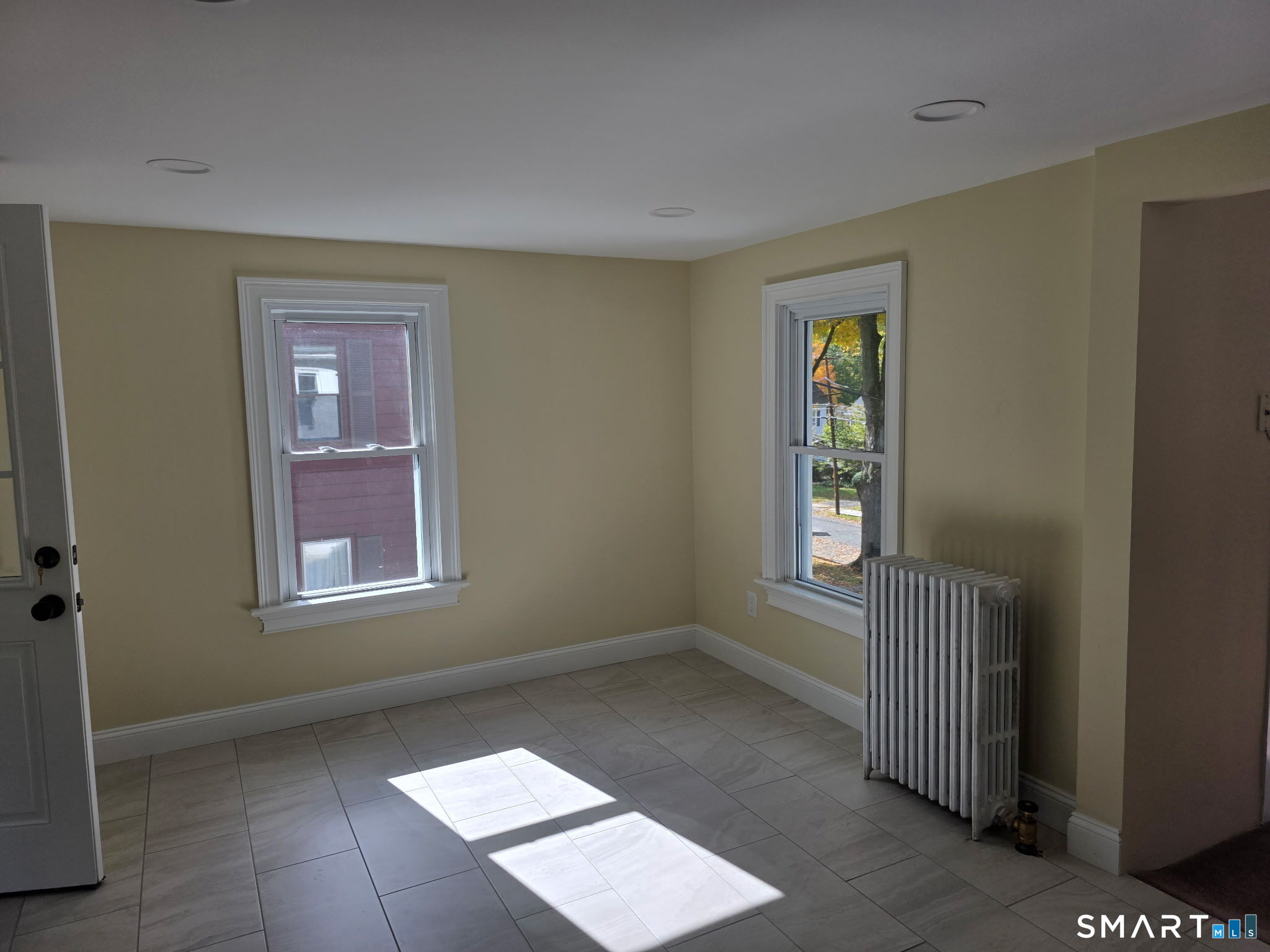 Foto 8 de Apartamento en renta en 47 Jefferson Avenue, Danbury, CT — $2,300/mes