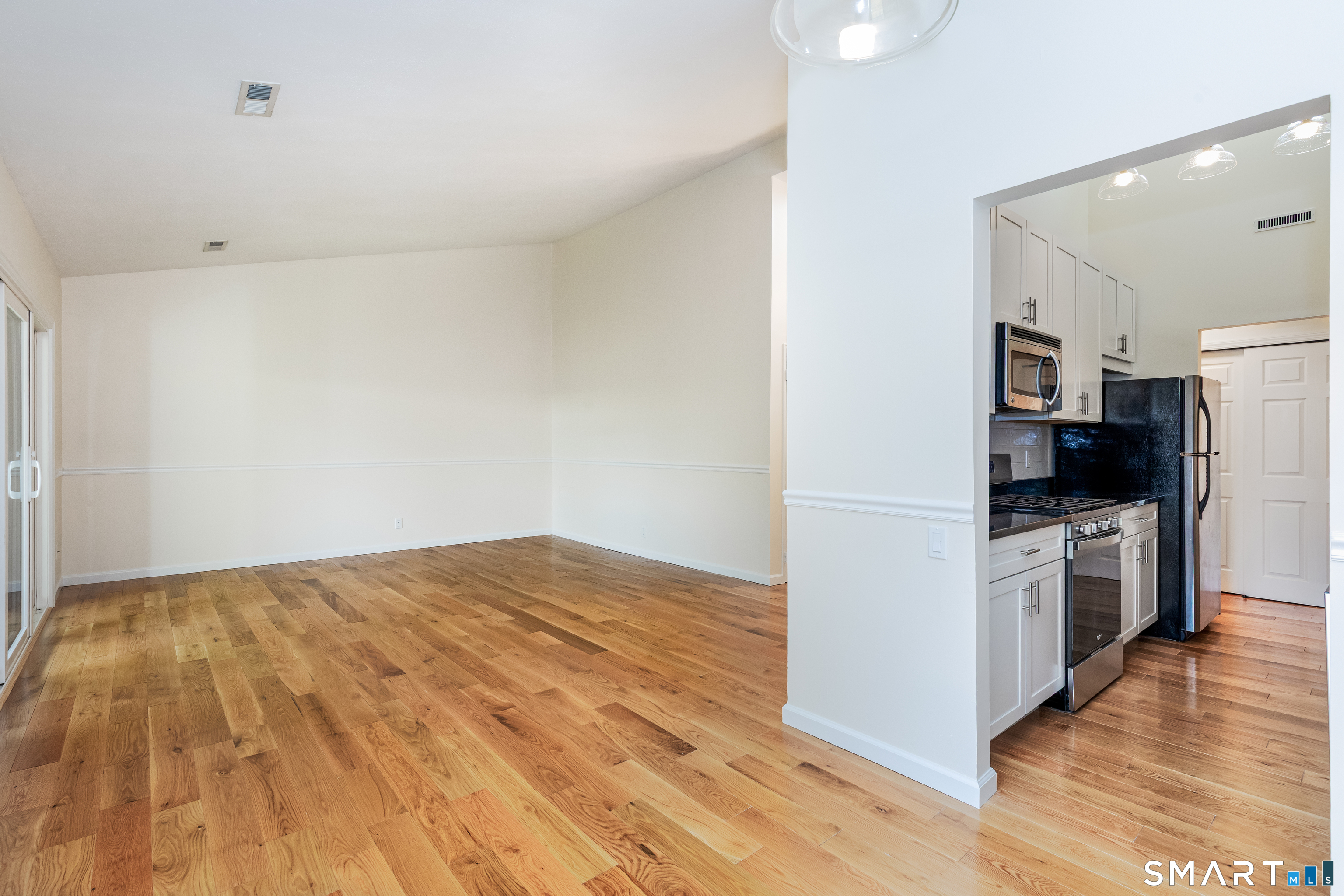 Foto 7 de Condominio en renta en 55 Lawson Lane #55, Ridgefield, CT — $2,650/mes
