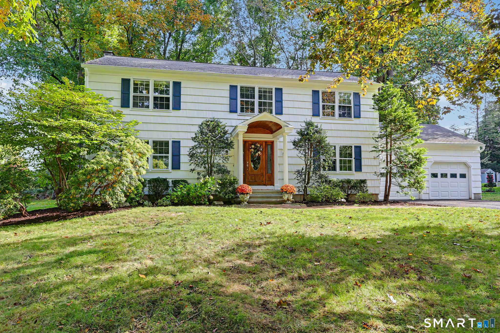 Foto 1 de Casa en venta en 100 Holiday Road, Fairfield, CT — $899,000