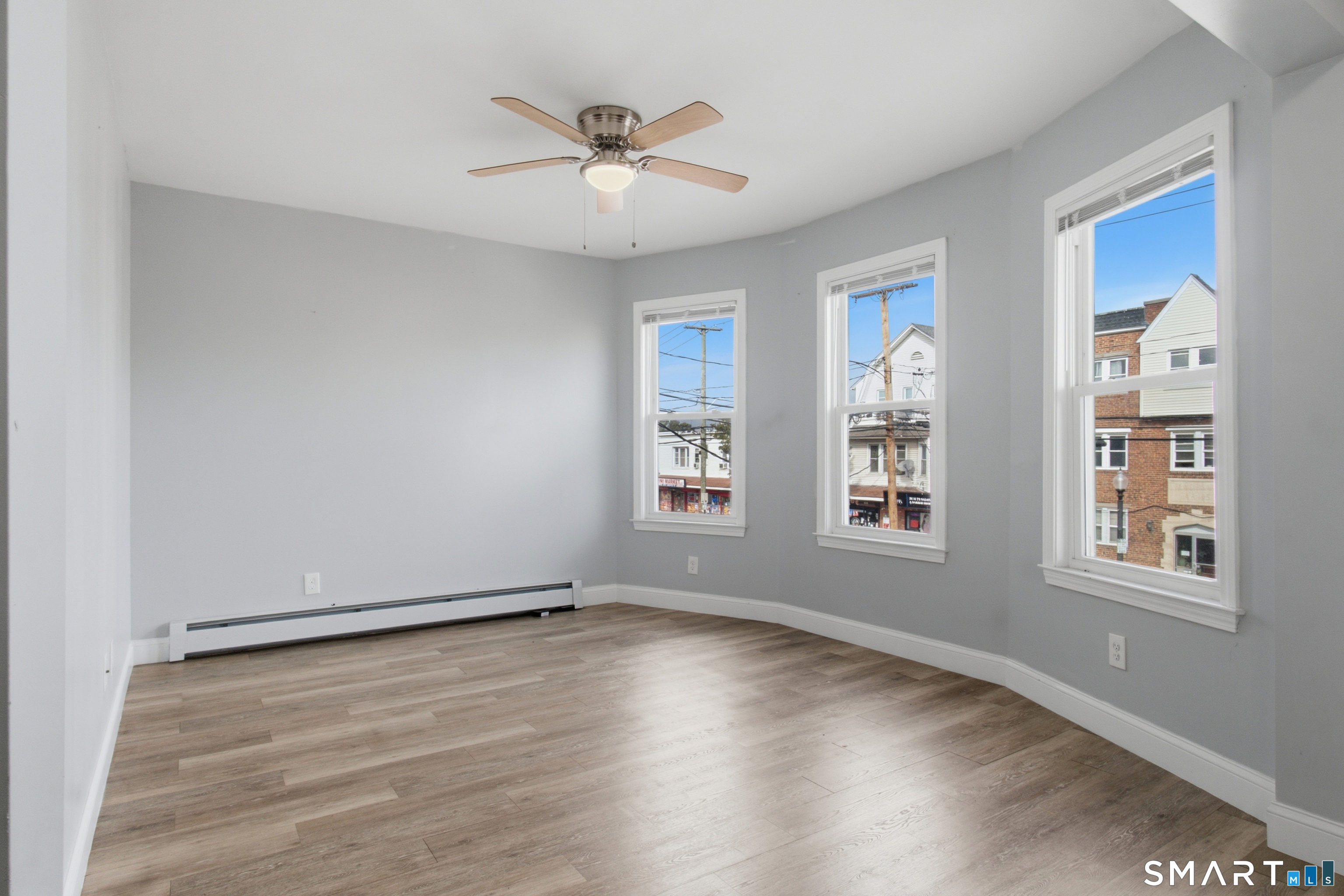 Foto 3 de Apartamento en renta en 793 Madison Avenue #2, Bridgeport, CT — $1,895/mes