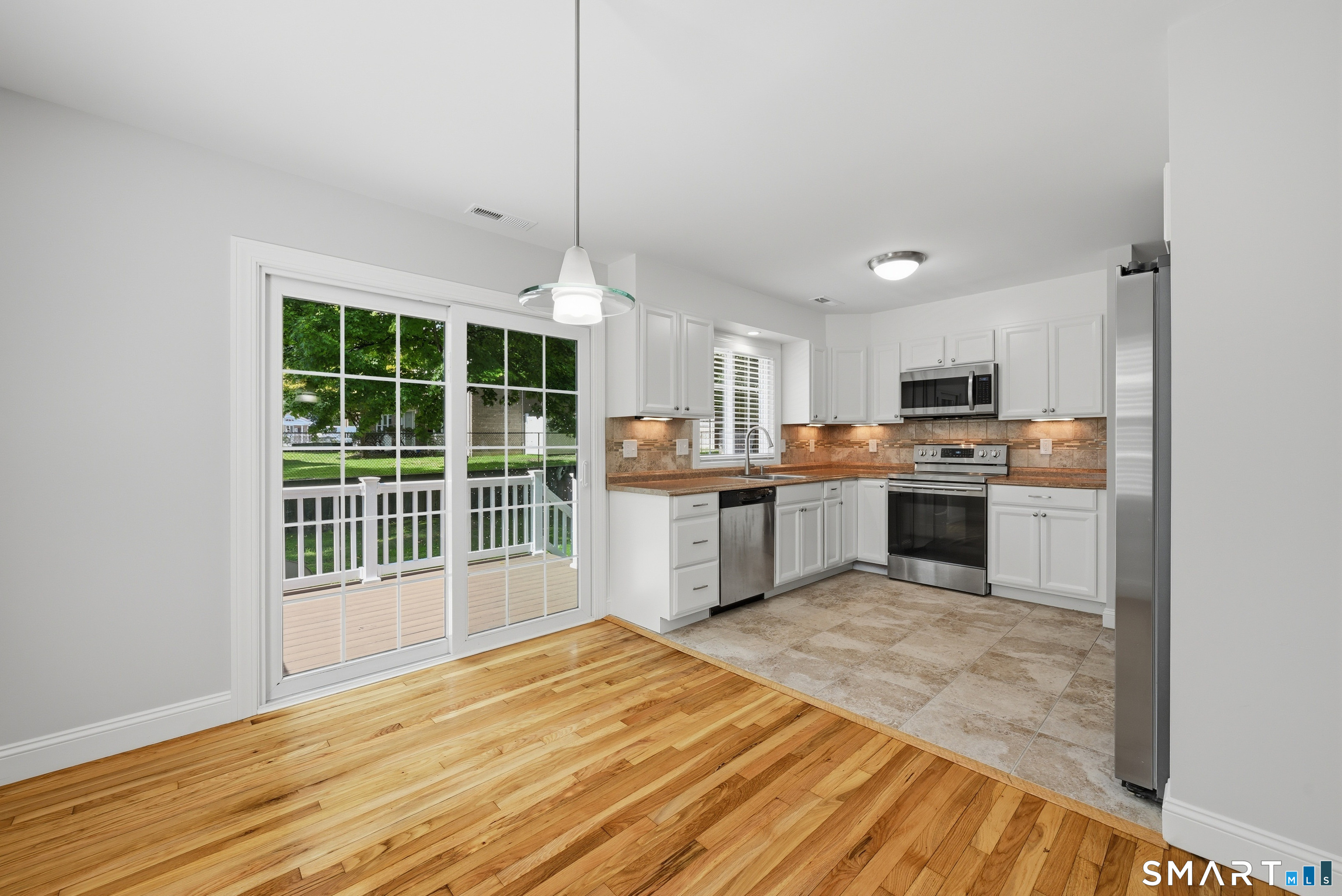 Foto 9 de Apartamento en renta en 66 Jefferson Avenue, Danbury, CT — $3,000/mes
