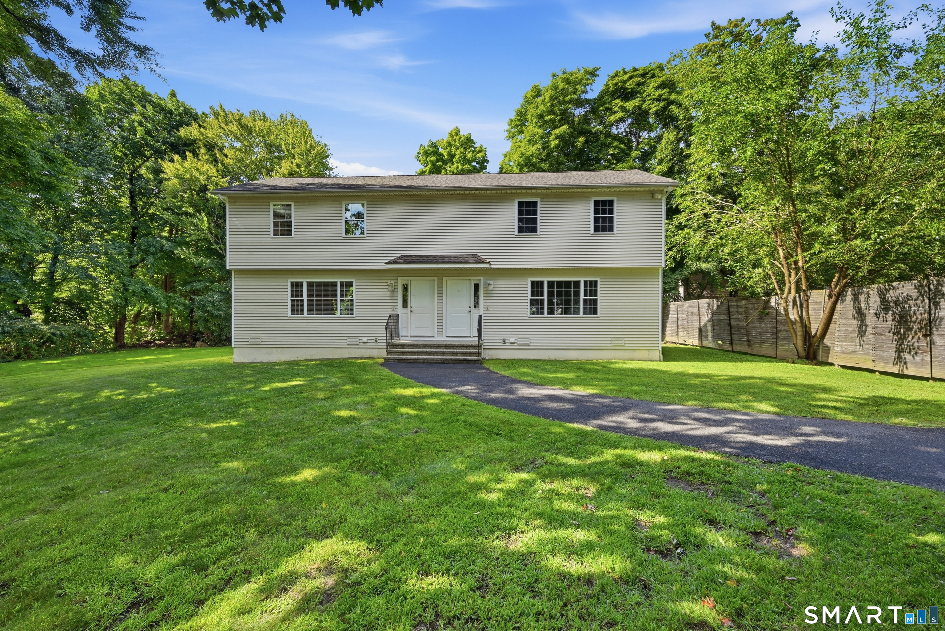 Foto 1 de Apartamento en renta en 66 Jefferson Avenue, Danbury, CT — $3,000/mes