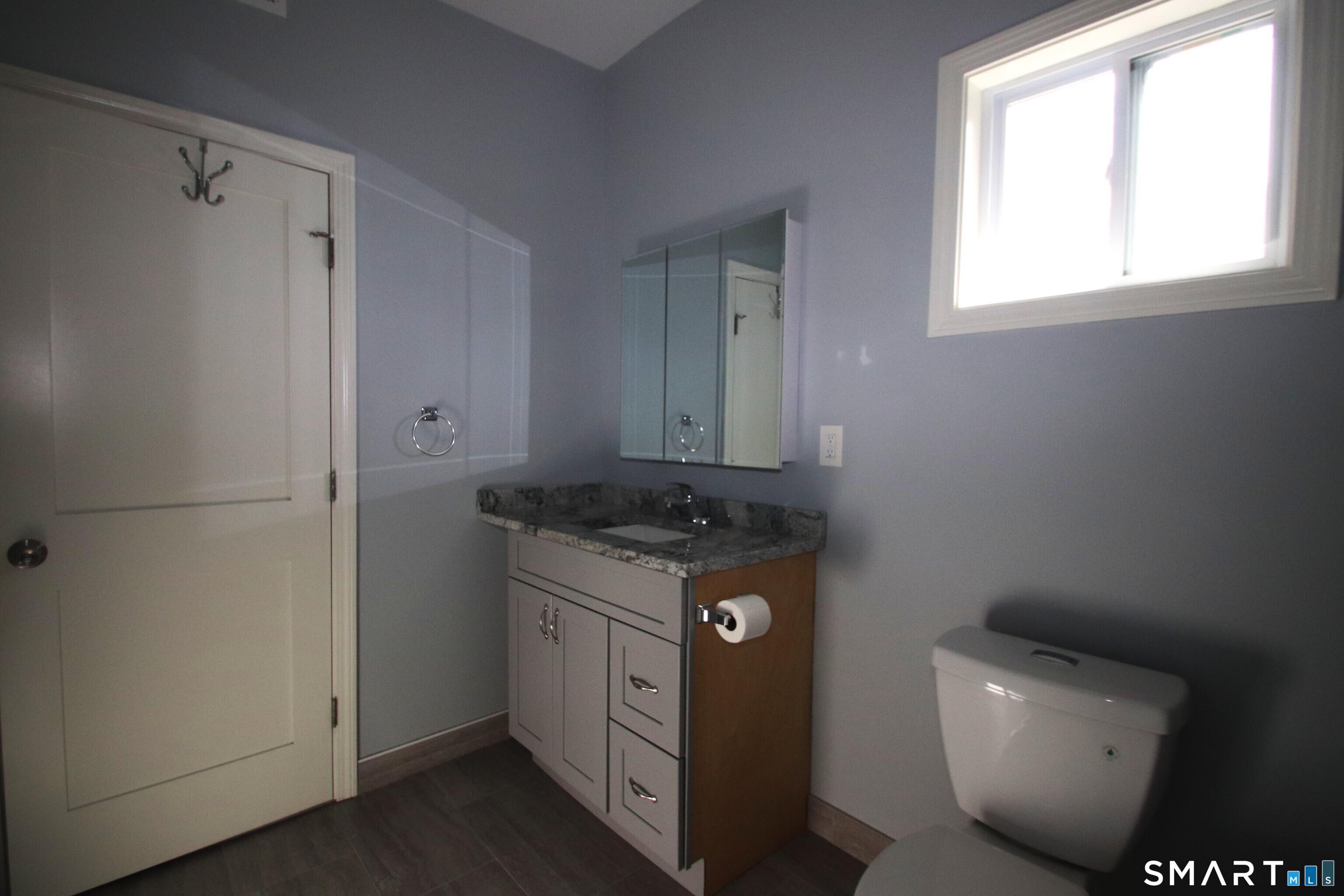 Foto 7 de Apartamento en renta en 60 Perry Avenue #2Nd Floor, Shelton, CT — $2,000/mes