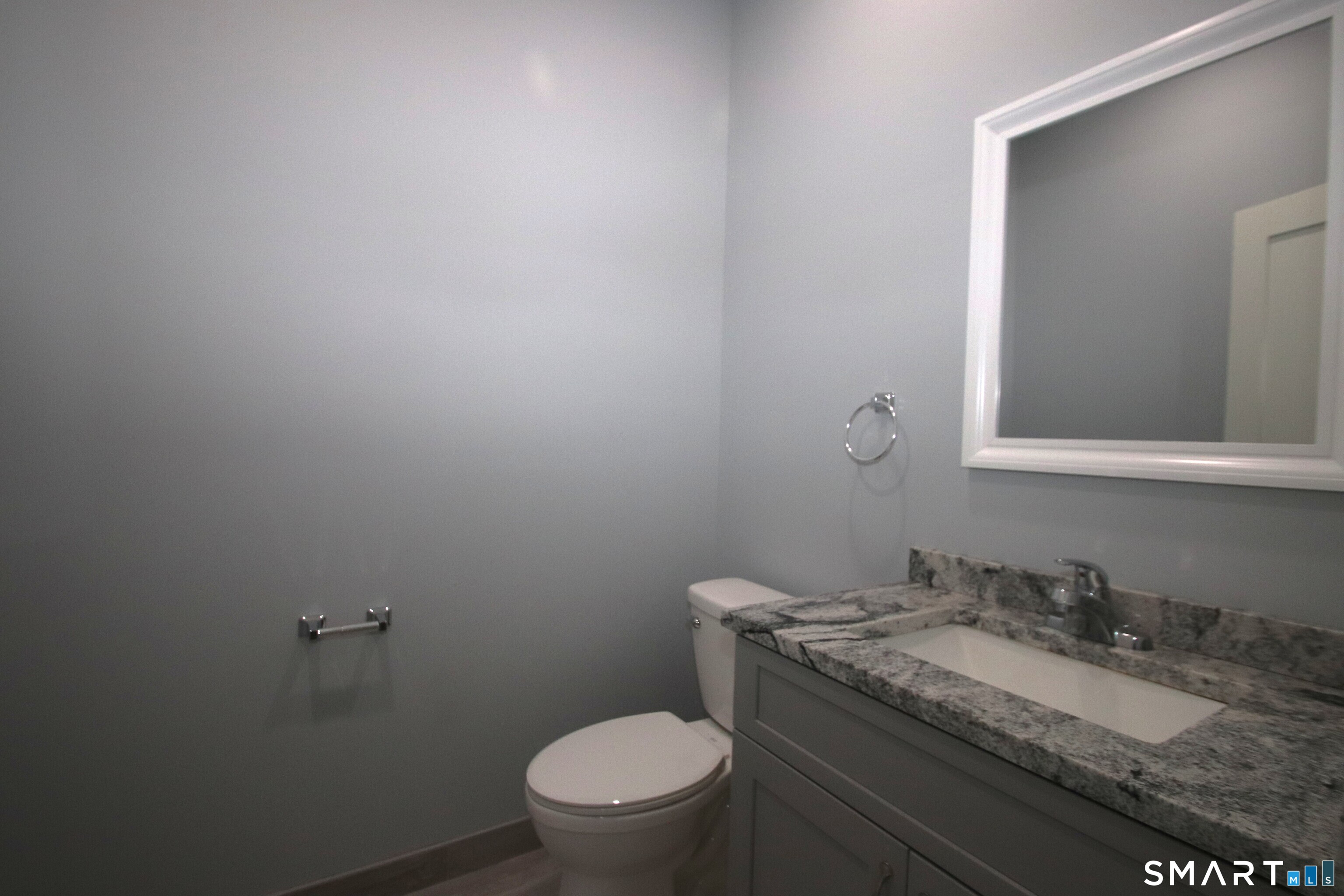 Foto 8 de Apartamento en renta en 60 Perry Avenue #2Nd Floor, Shelton, CT — $2,000/mes