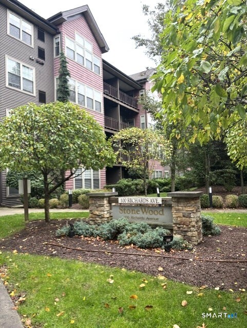 Foto 3 de Condominio en renta en 100 Richards Avenue #305, Norwalk, CT — $3,450/mes