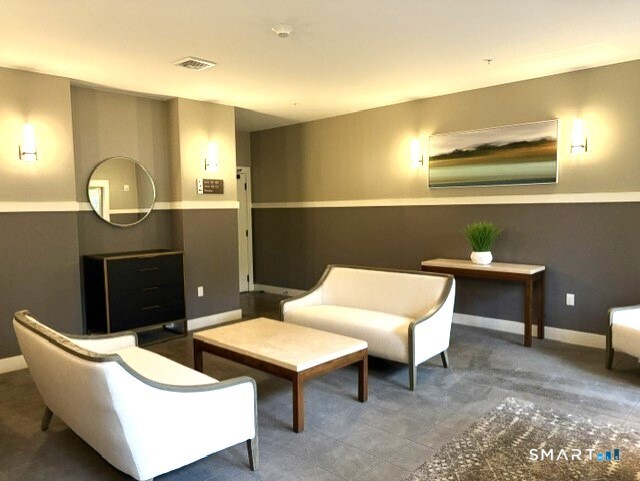 Foto 4 de Condominio en renta en 100 Richards Avenue #305, Norwalk, CT — $3,450/mes