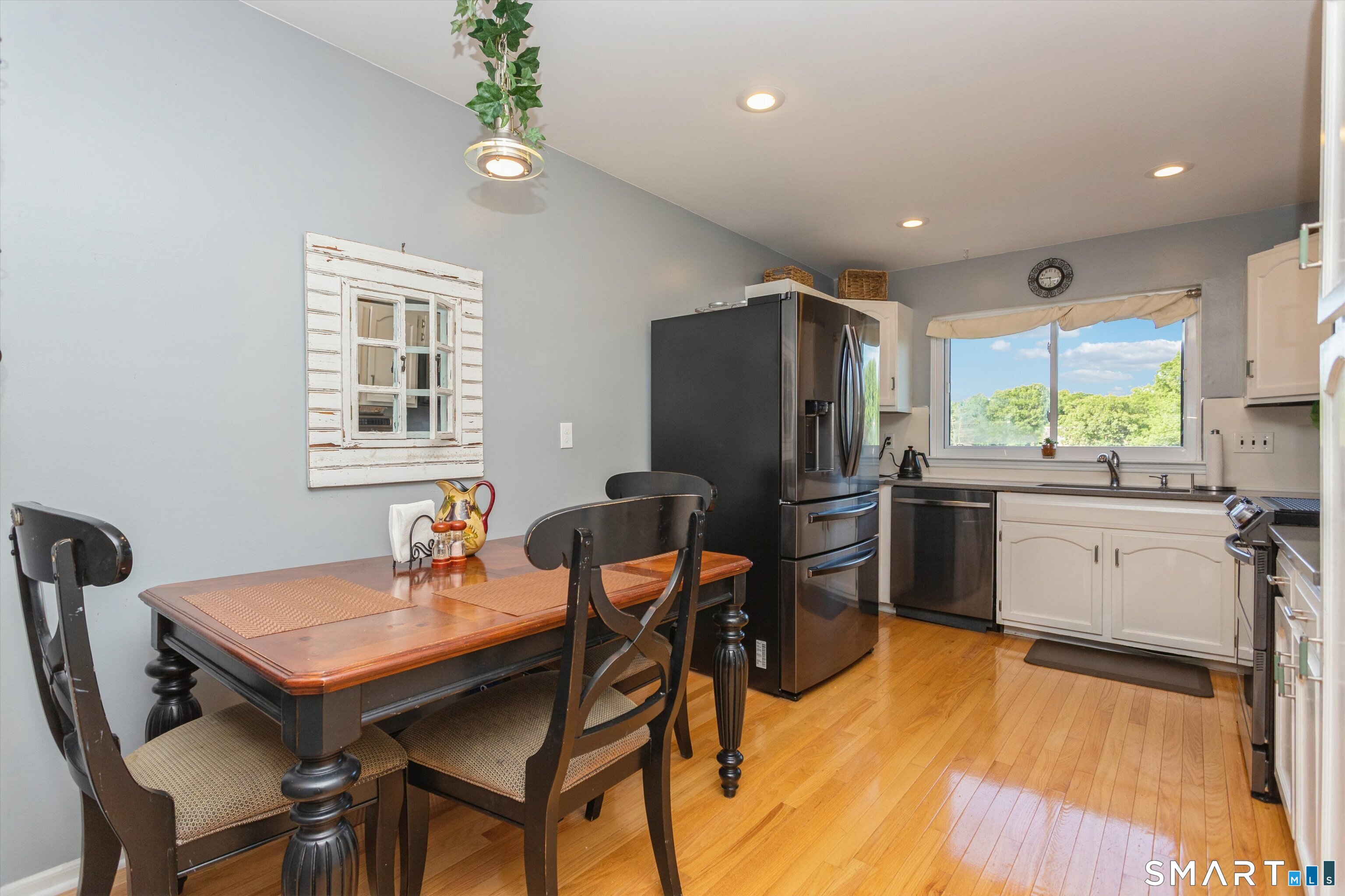 Foto 8 de Condominio en renta en 98 Gillies Lane #98, Norwalk, CT — $3,400/mes