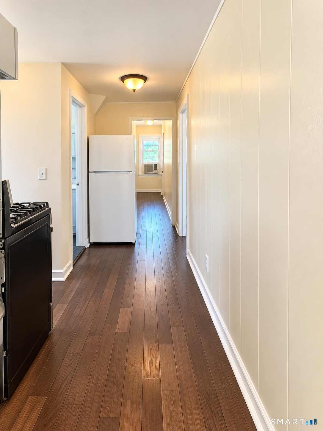 Foto 2 de Apartamento en renta en 448 Exeter Street #3, Bridgeport, CT — $2,100/mes
