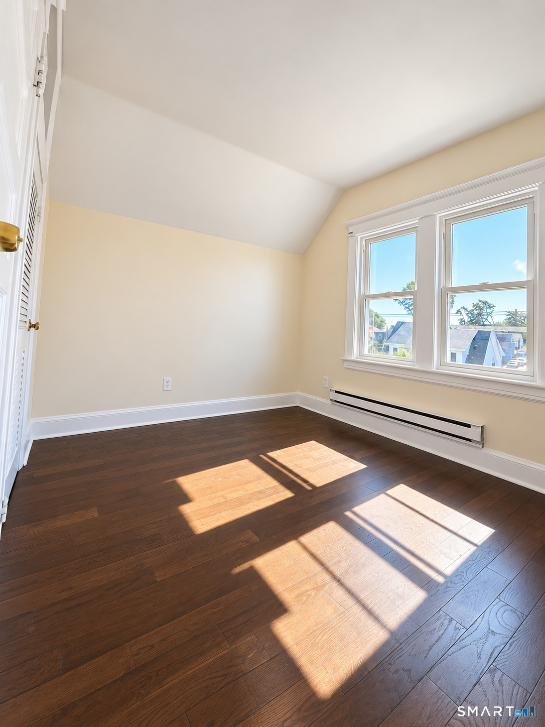 Foto 5 de Apartamento en renta en 448 Exeter Street #3, Bridgeport, CT — $2,100/mes