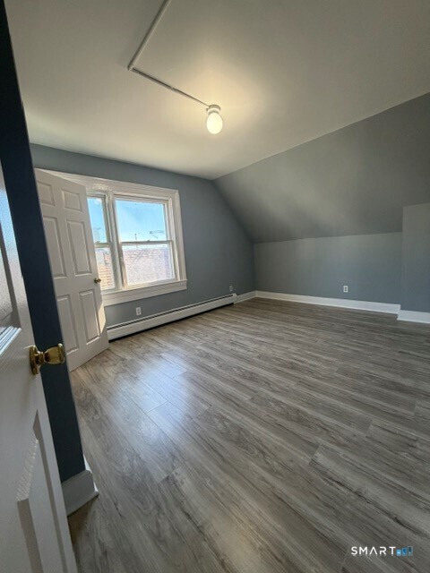 Foto 2 de Local comercial en venta en 249-51 Black Rock Avenue, Bridgeport, CT — $989,000