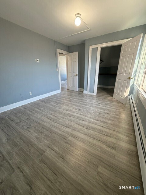 Foto 3 de Local comercial en venta en 249-51 Black Rock Avenue, Bridgeport, CT — $989,000
