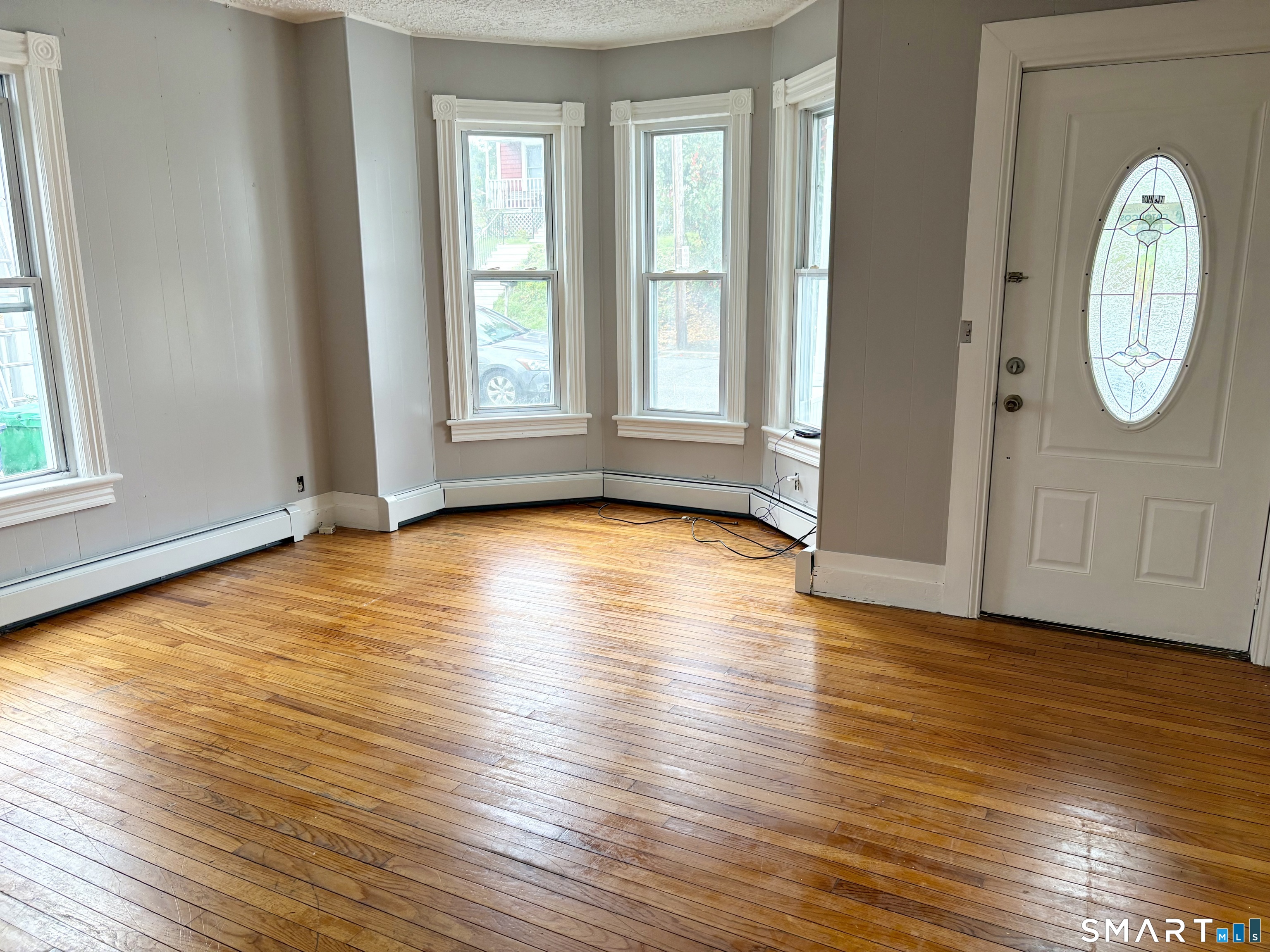 Foto 5 de 2 familias en venta en 23 Housman Street, Danbury, CT — $649,000