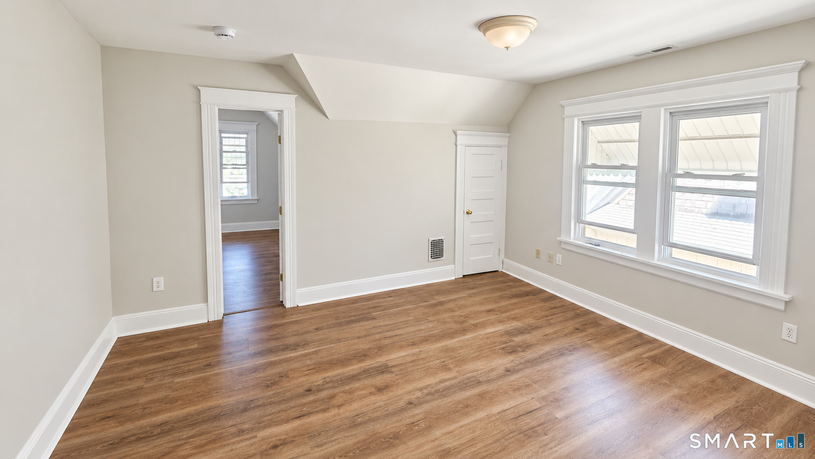 Foto 6 de Apartamento en renta en 55 Bronx Avenue #3Rd Floor, Bridgeport, CT — $1,800/mes