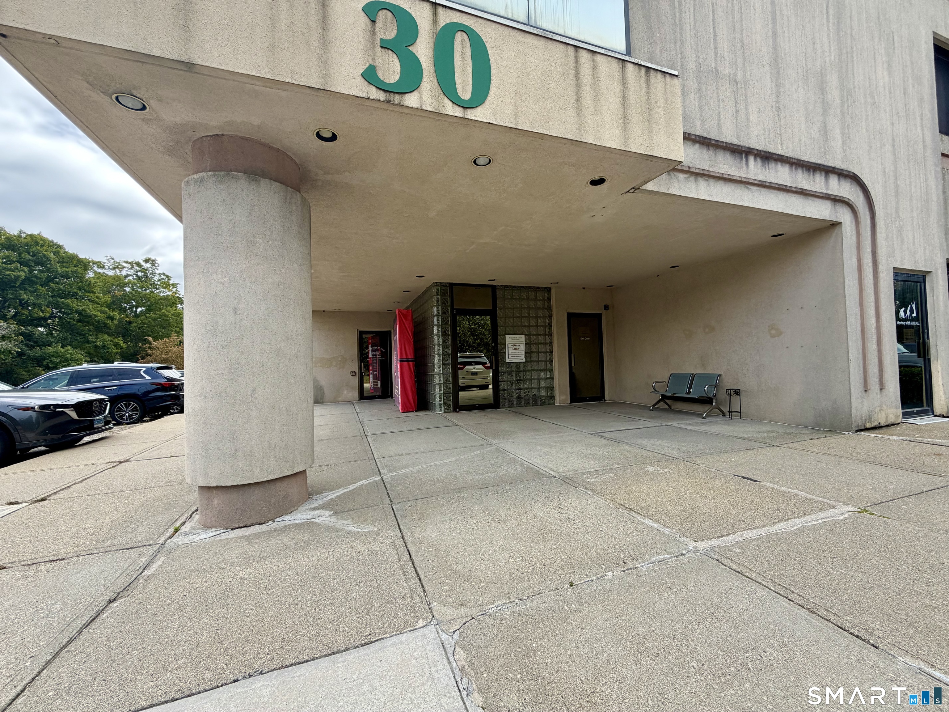Foto 6 de Local comercial en renta en 30 Controls Drive #Gl 1, Shelton, CT — $2,000/mes