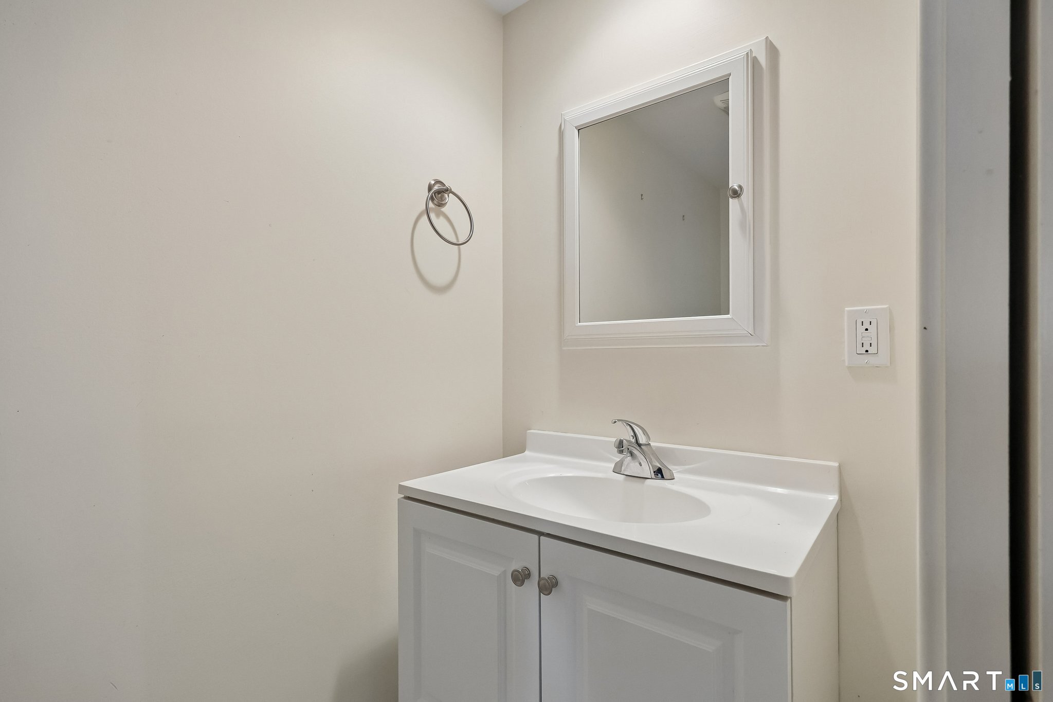 Foto 7 de Condominio en renta en 12 Willard Road #11, Norwalk, CT — $4,000/mes