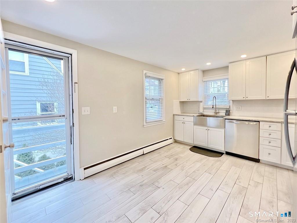 Foto 4 de Apartamento en renta en 90 Highview Avenue #2Nd Floor, Stamford, CT — $2,350/mes