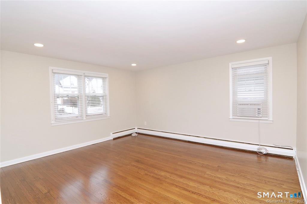 Foto 8 de Apartamento en renta en 90 Highview Avenue #2Nd Floor, Stamford, CT — $2,350/mes