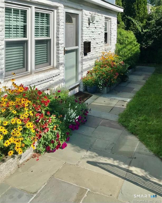 Foto 5 de Apartamento en renta en 90 Highview Avenue #2Nd Floor, Stamford, CT — $2,350/mes