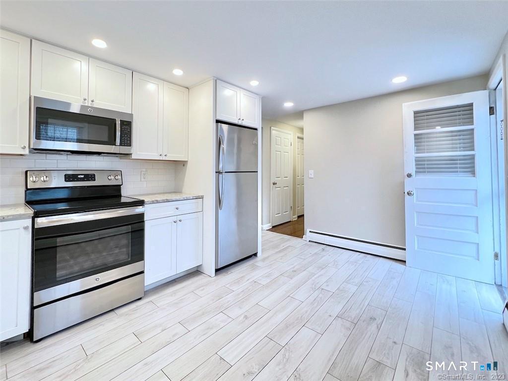 Foto 3 de Apartamento en renta en 90 Highview Avenue #2Nd Floor, Stamford, CT — $2,350/mes