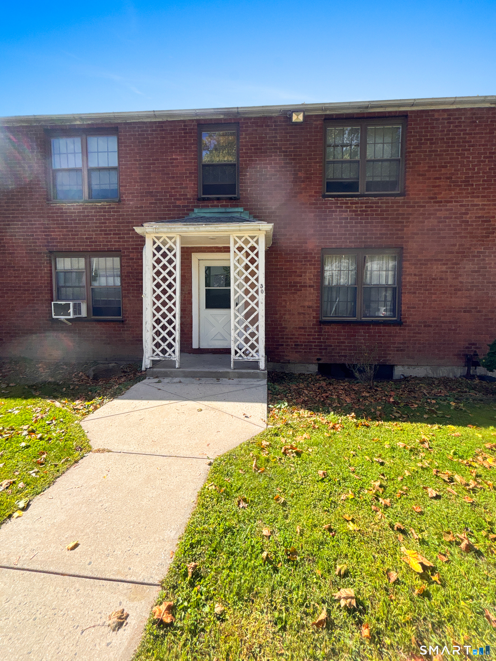 Foto 1 de Condominio en renta en 50 Mencel Circle #B, Bridgeport, CT — $2,100/mes