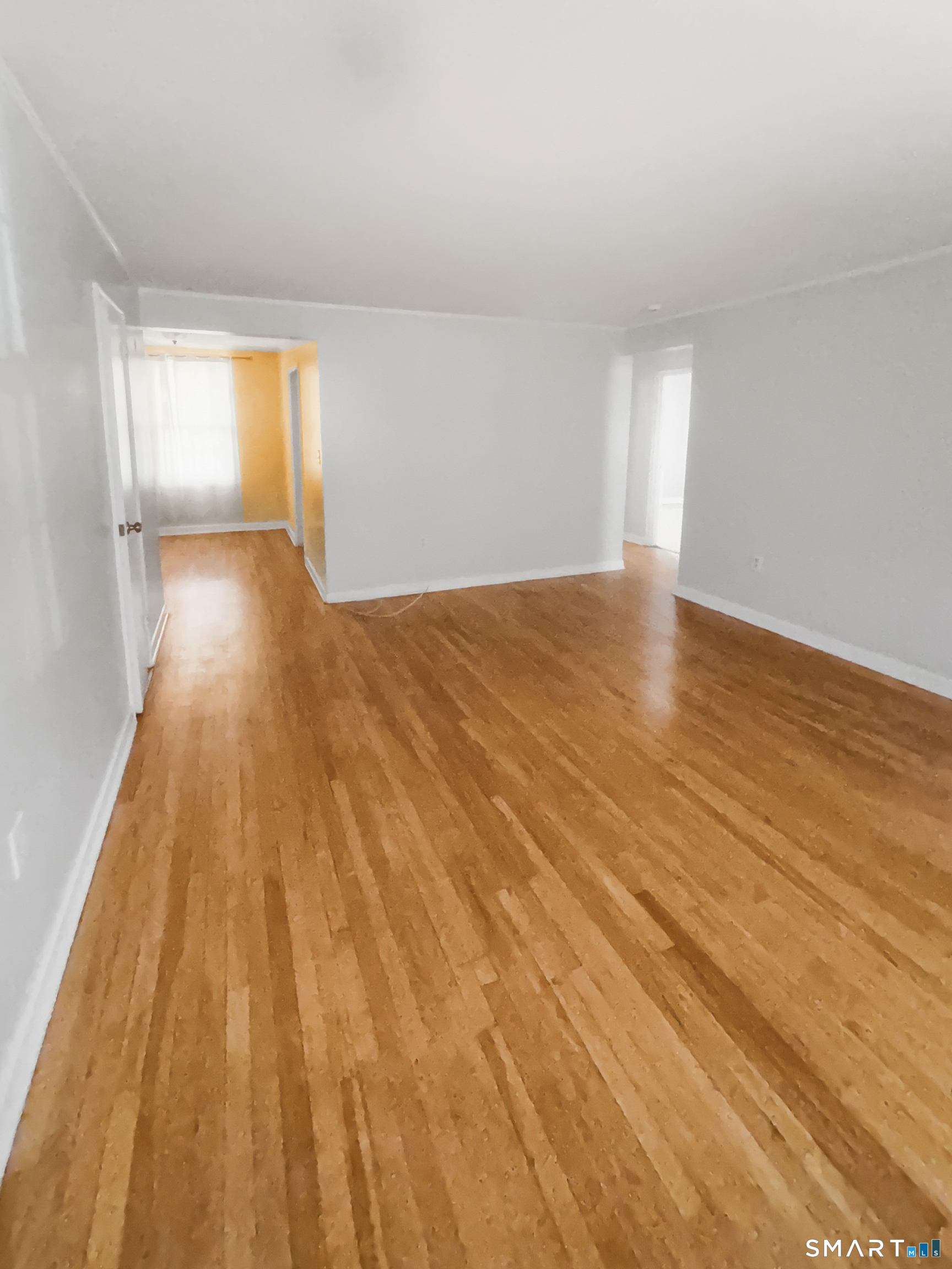 Foto 6 de Condominio en renta en 50 Mencel Circle #B, Bridgeport, CT — $2,100/mes