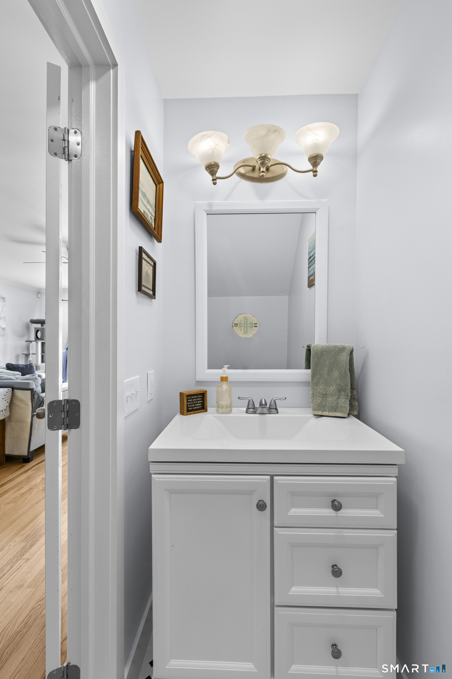 Foto 8 de Condominio en renta en 15-17 Boughton Street #1-1, Danbury, CT — $2,600/mes