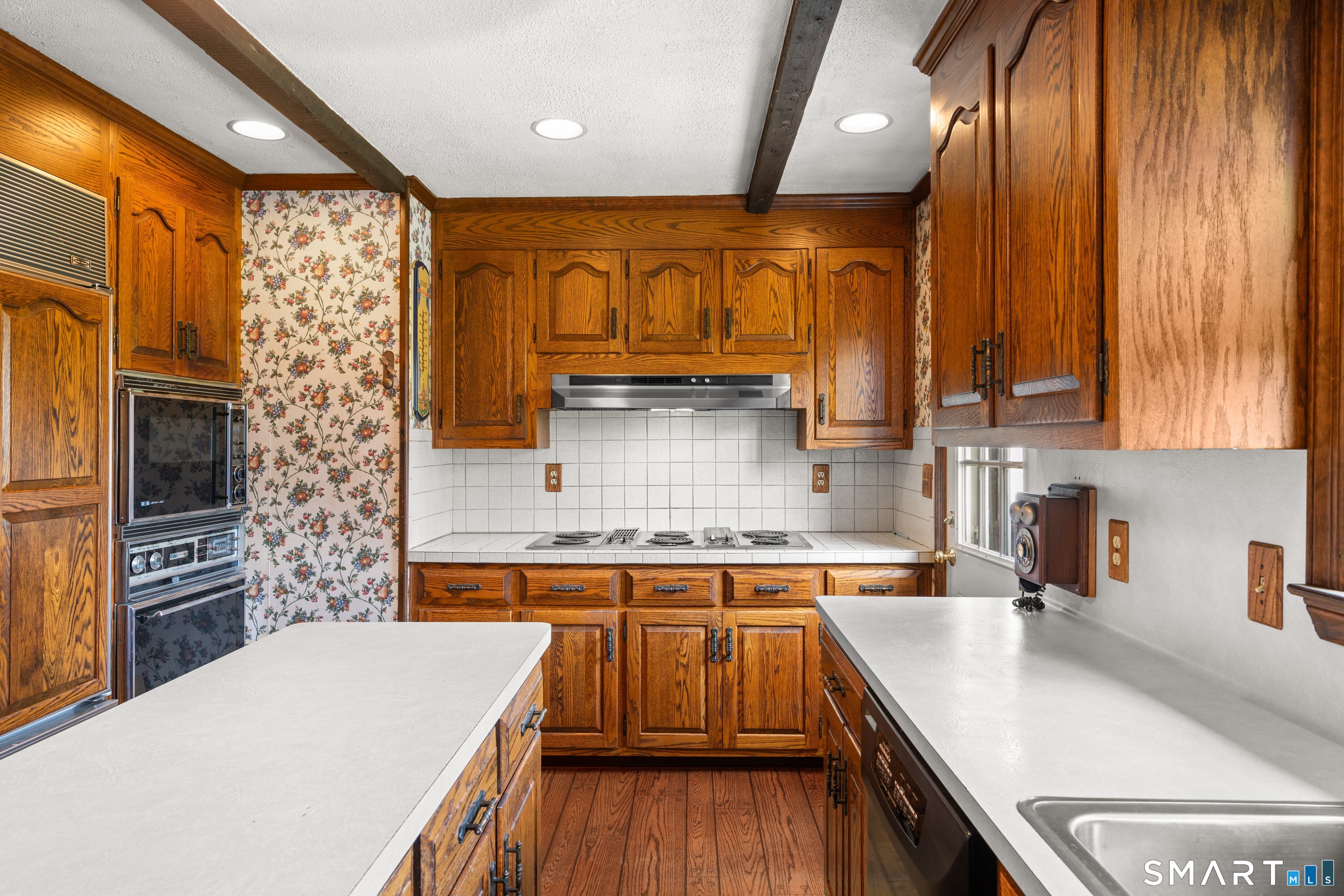 559 Oak Bluff photo 18