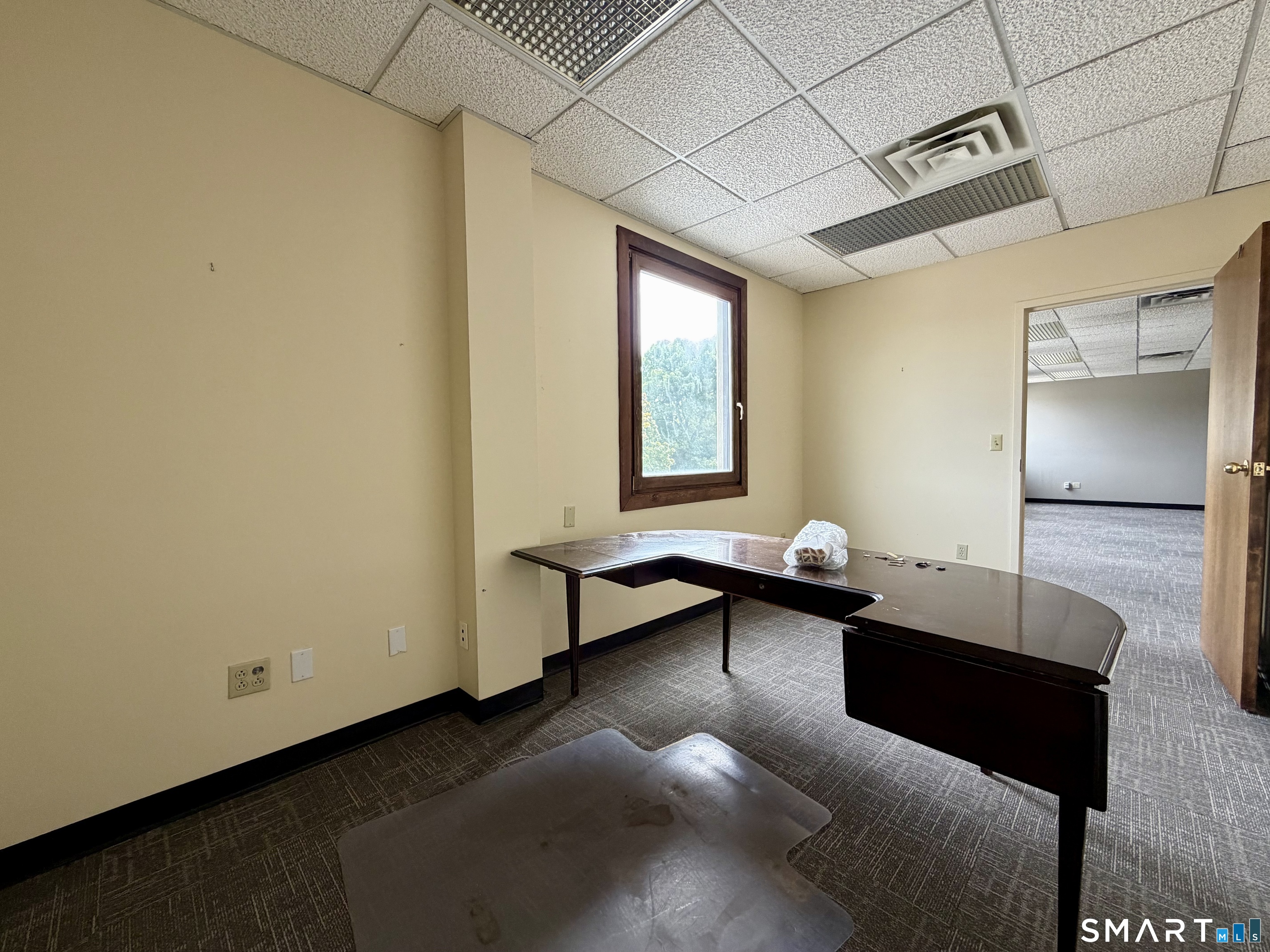 Foto 8 de Local comercial en renta en 30 Controls Drive #4, Shelton, CT — $1,500/mes