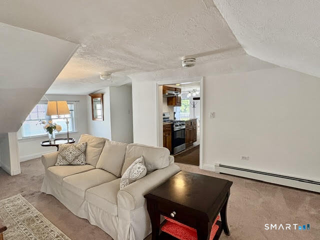 Foto 6 de Apartamento en renta en 10 Wild Rose Road, Westport, CT — $2,650/mes