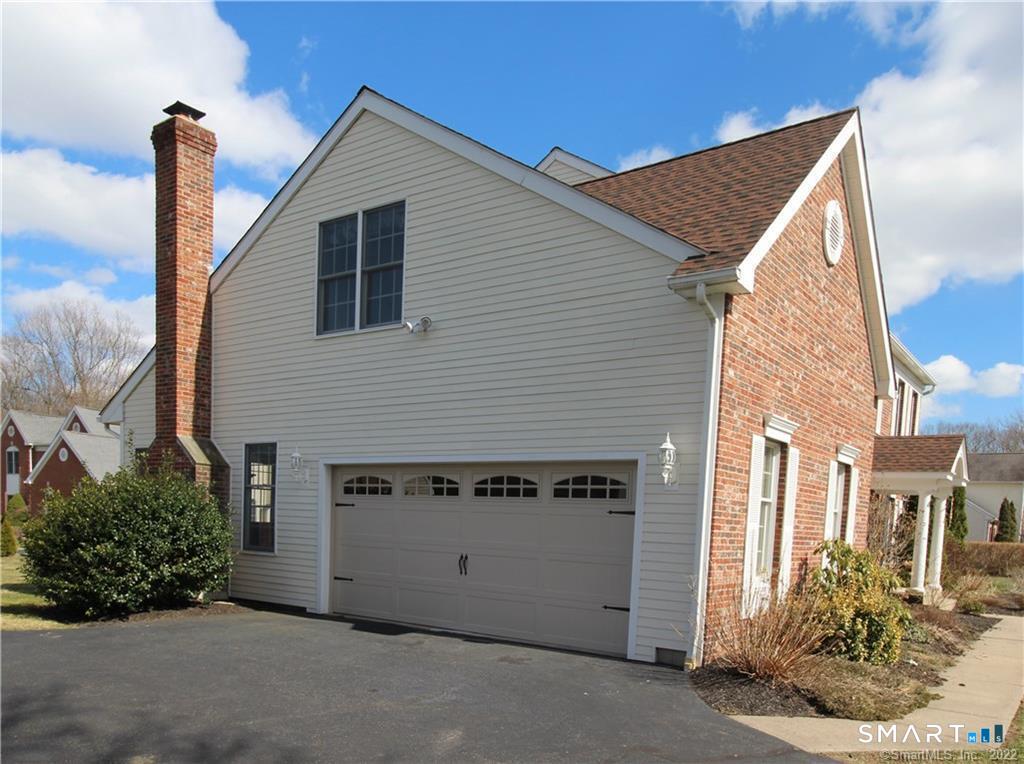 Foto 4 de Casa en renta en 57 Willoughby Road, Shelton, CT — $4,200/mes