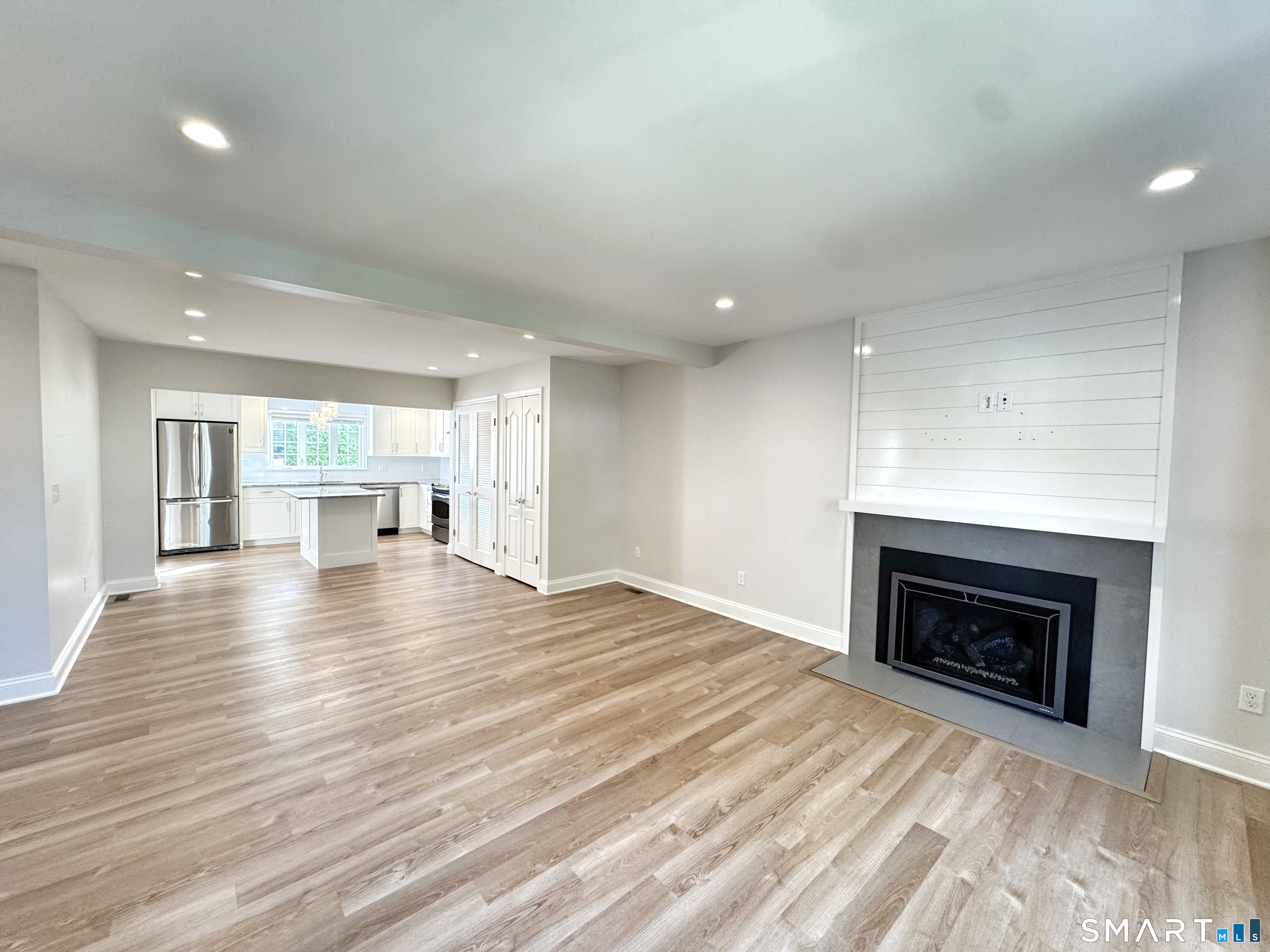 Foto 4 de Apartamento en renta en 93 Givens Avenue #2, Stamford, CT — $5,195/mes