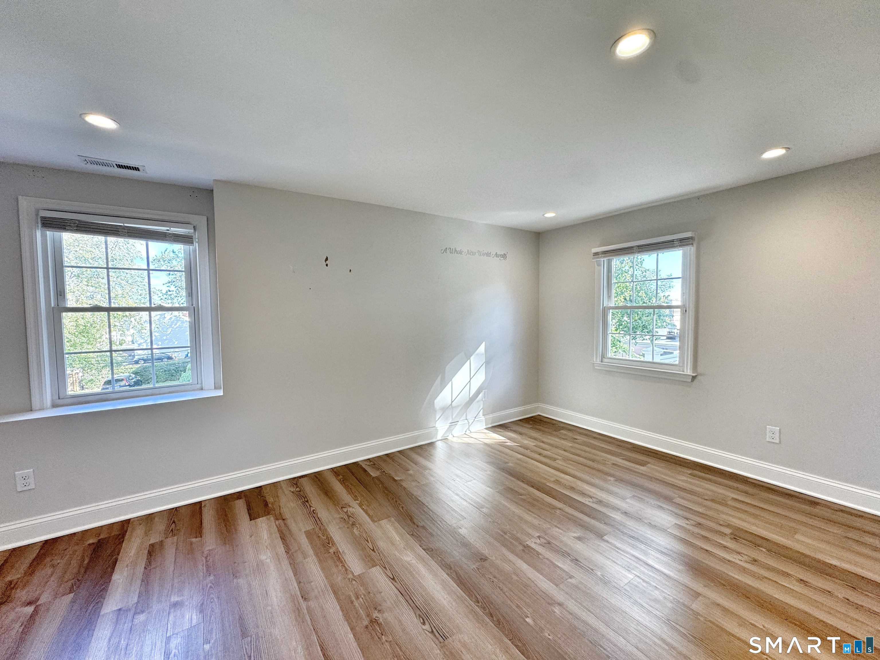 Foto 5 de Apartamento en renta en 93 Givens Avenue #2, Stamford, CT — $5,195/mes
