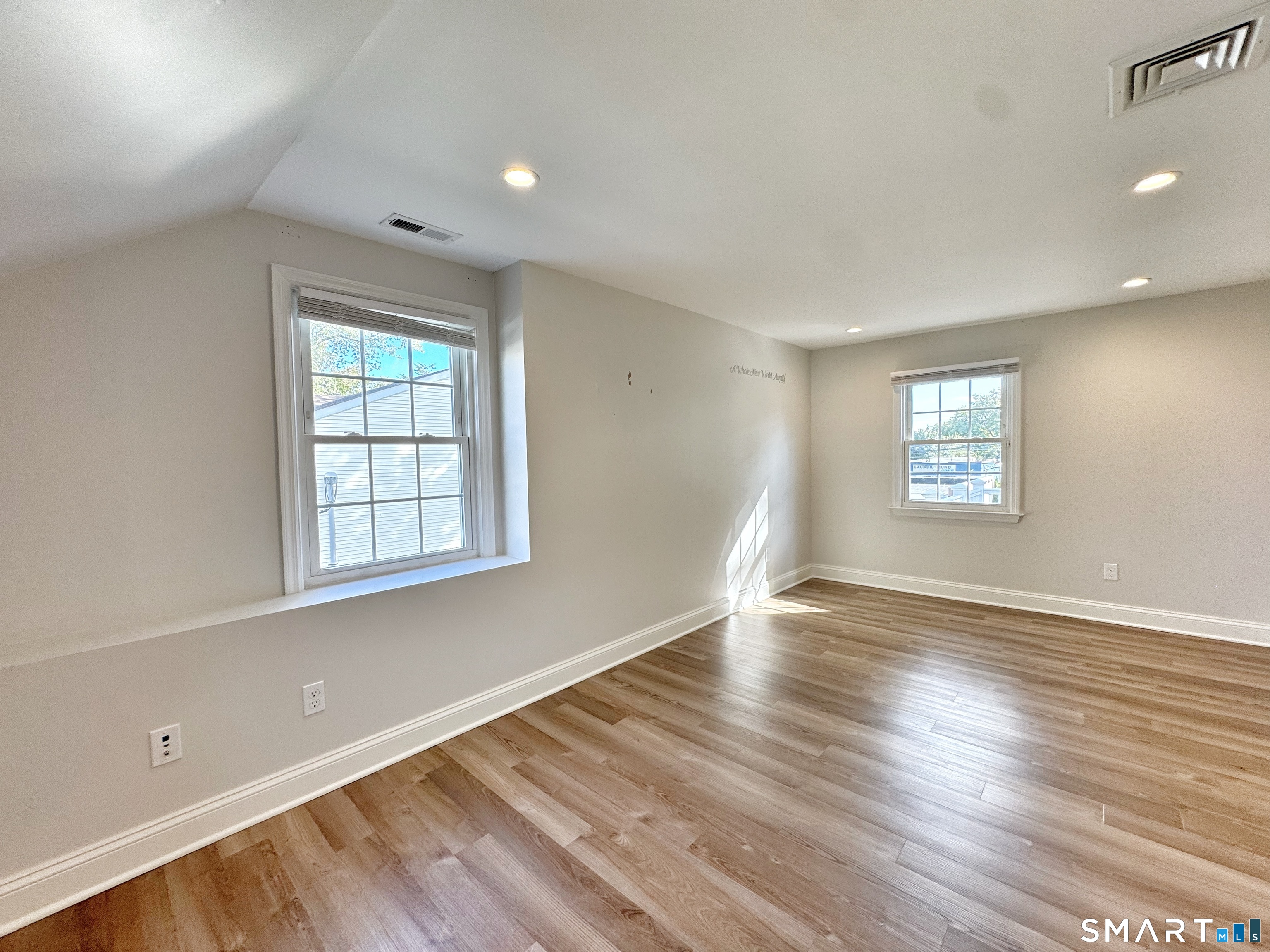 Foto 6 de Apartamento en renta en 93 Givens Avenue #2, Stamford, CT — $5,195/mes