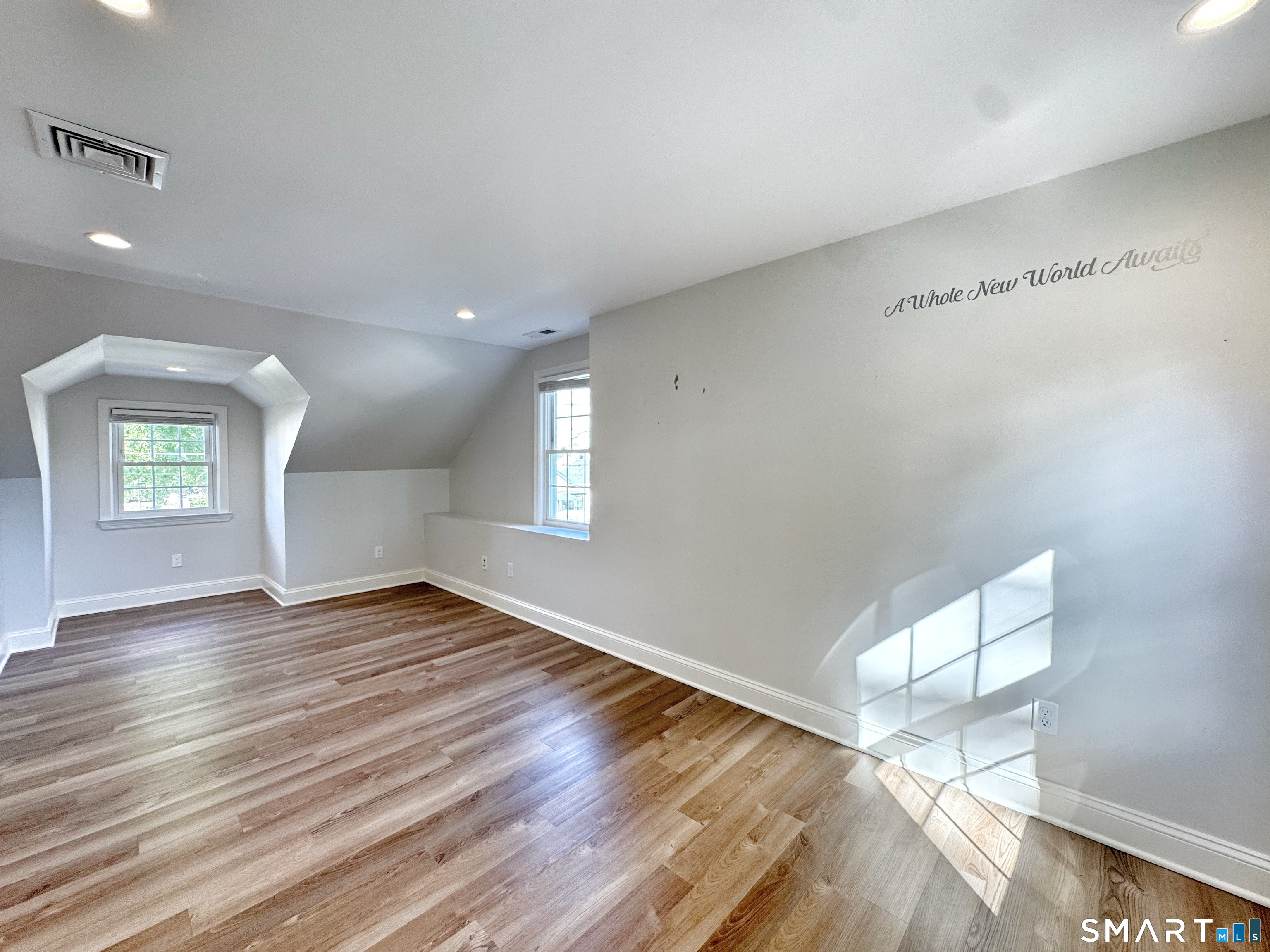 Foto 7 de Apartamento en renta en 93 Givens Avenue #2, Stamford, CT — $5,195/mes