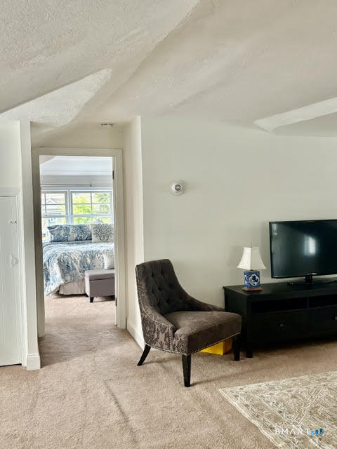 Foto 8 de Apartamento en renta en 10 Wild Rose Road, Westport, CT — $2,650/mes