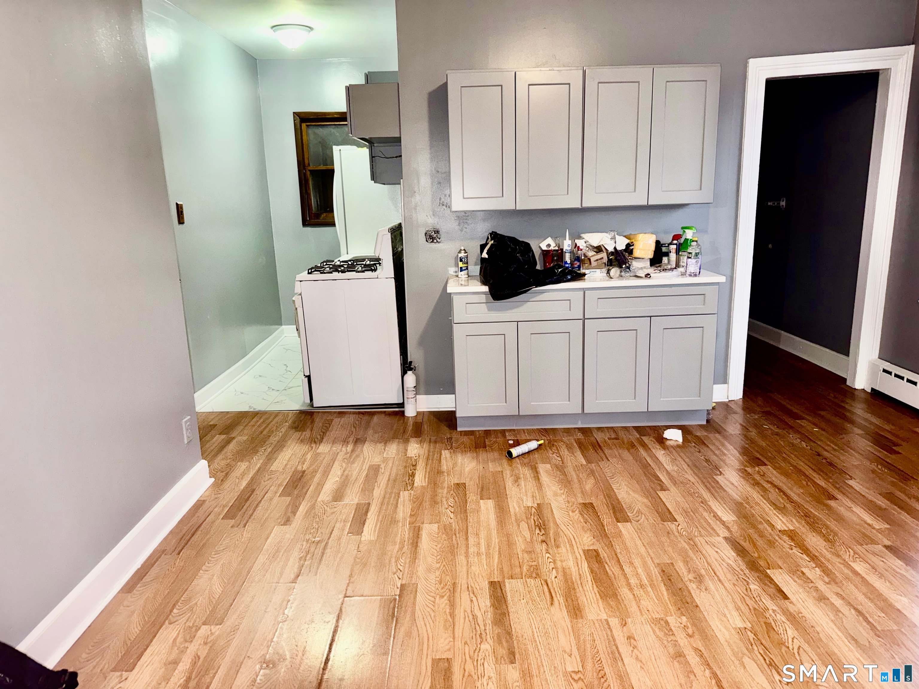 Foto 3 de Apartamento en renta en 196 Park Street #3 Fl, Bridgeport, CT — $1,500/mes