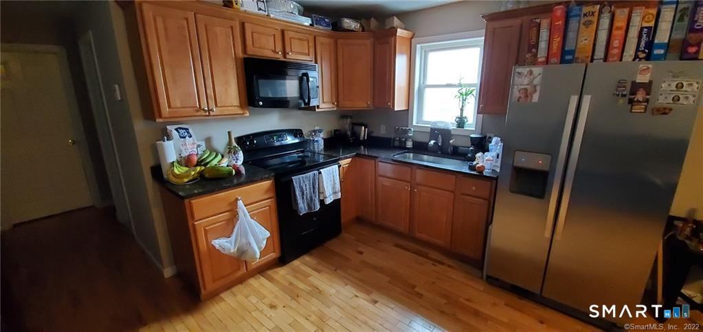 Foto 4 de Apartamento en renta en 18 Montgomery Street #2, Danbury, CT — $1,900/mes