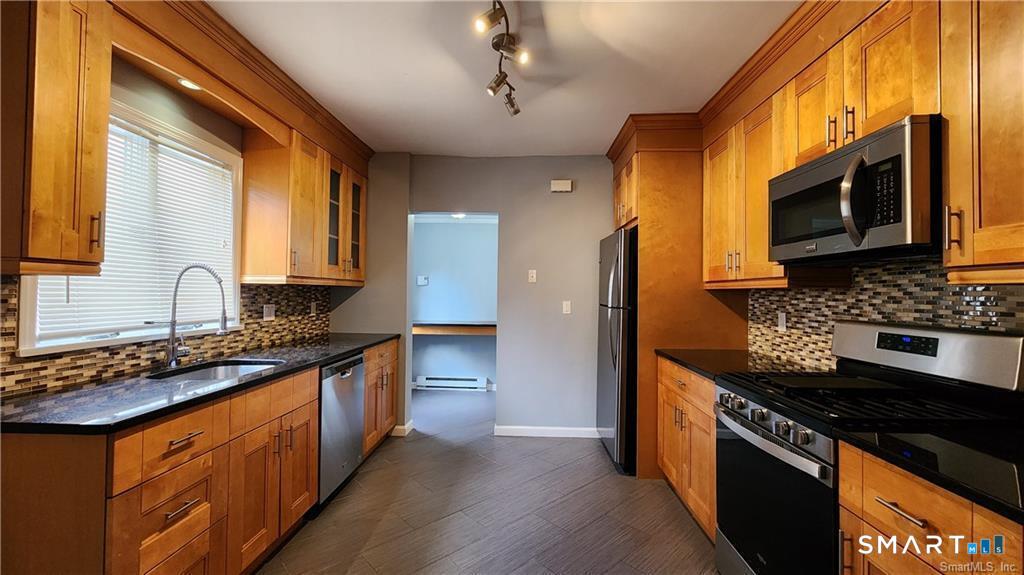Foto 3 de Casa en renta en 60 Houston Terrace #A, Stamford, CT — $3,350/mes