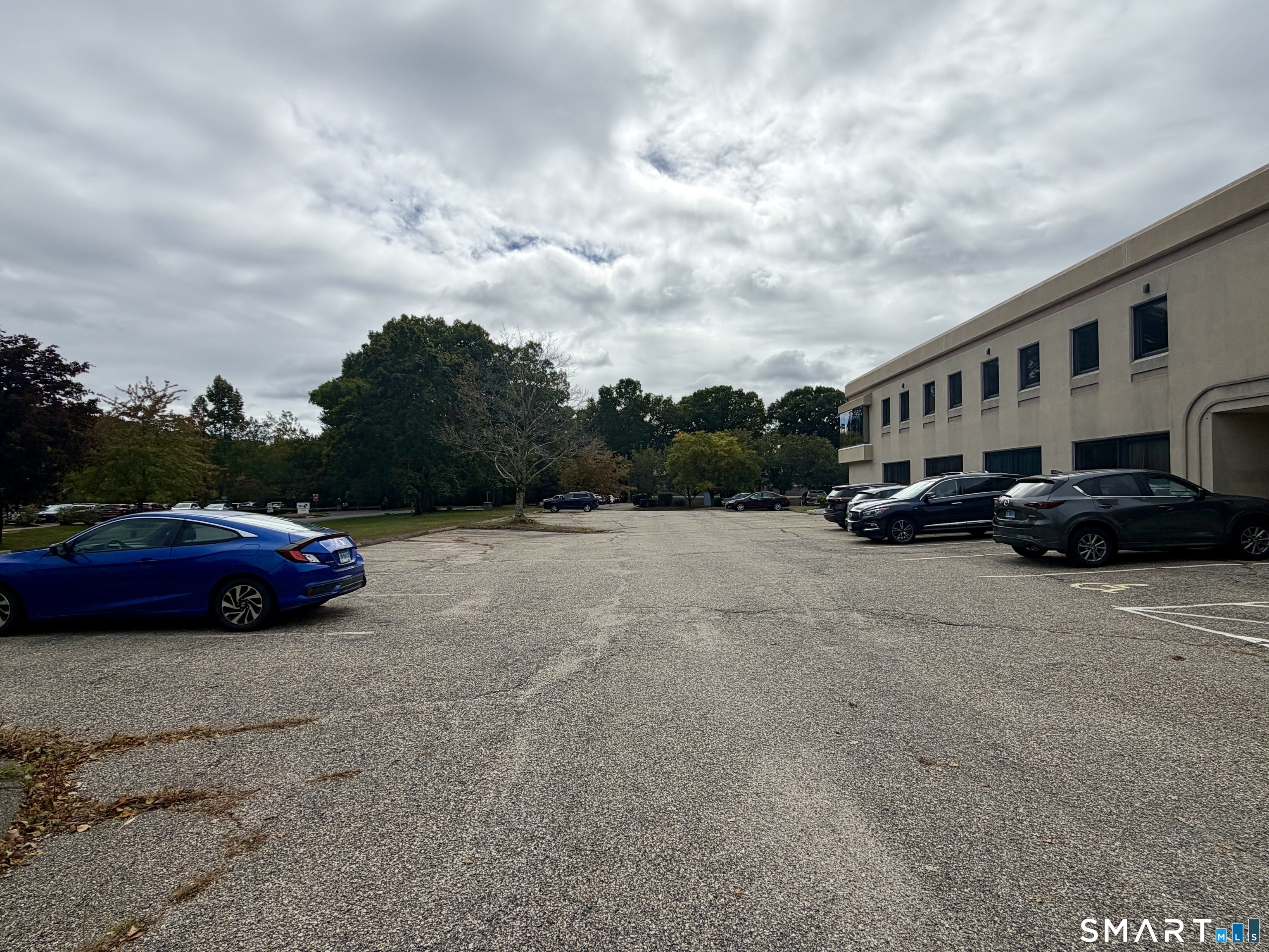 Foto 4 de Local comercial en renta en 30 Controls Drive #3, Shelton, CT — $2,000/mes