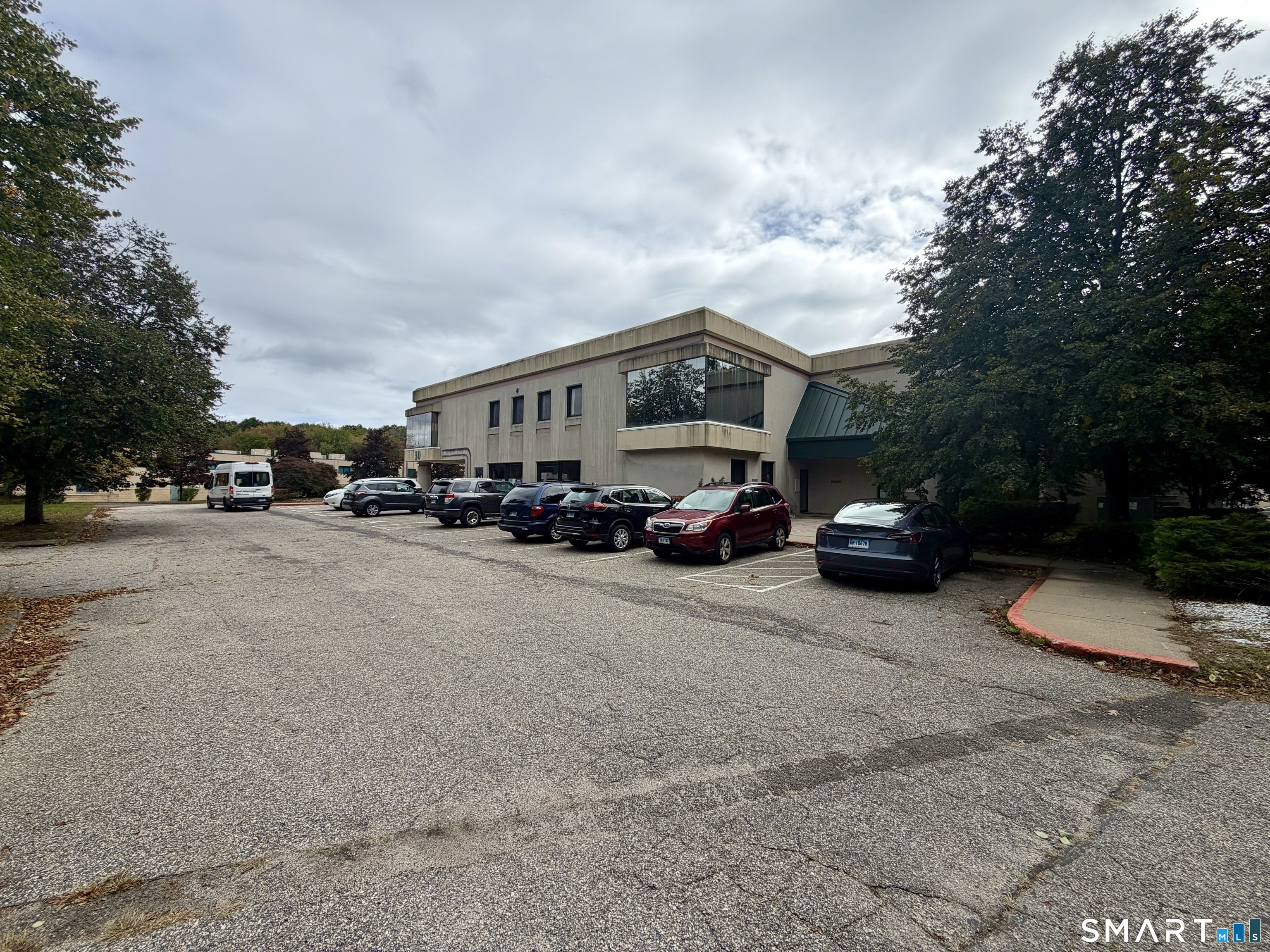 Foto 5 de Local comercial en renta en 30 Controls Drive #4, Shelton, CT — $1,500/mes