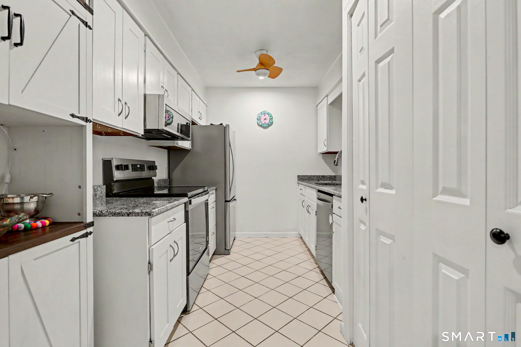 40 California, Unit C11 photo 18