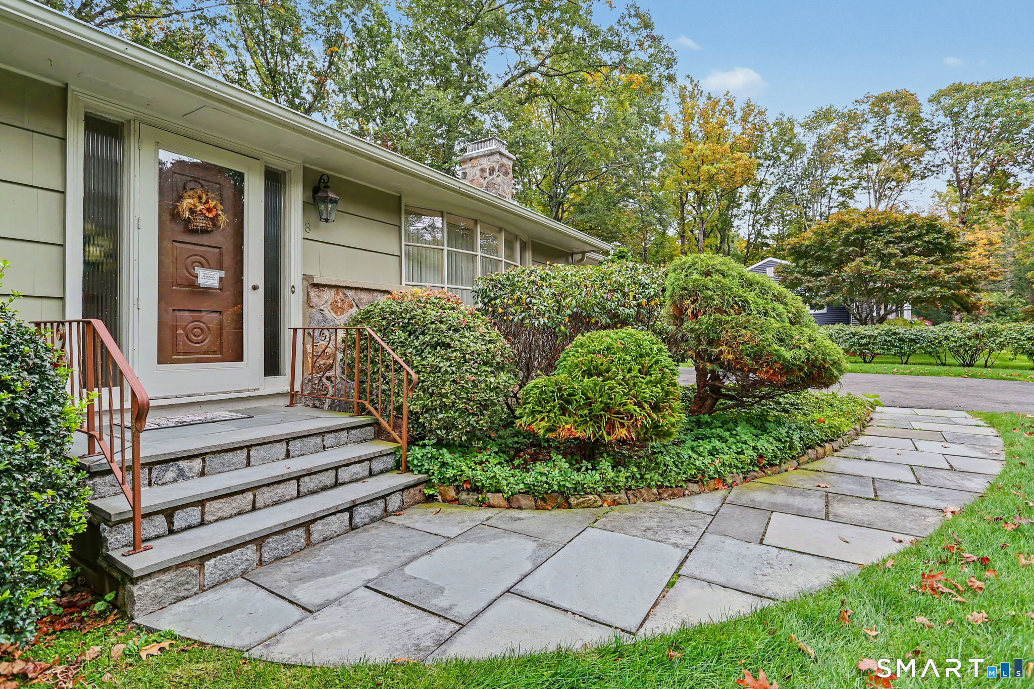 8 Woodfield Drive — photo 23