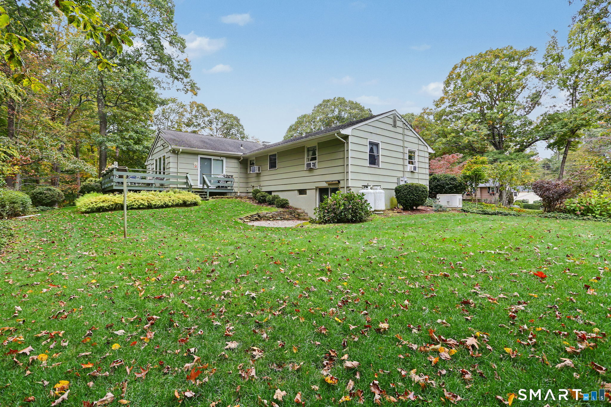 8 Woodfield Drive — photo 22