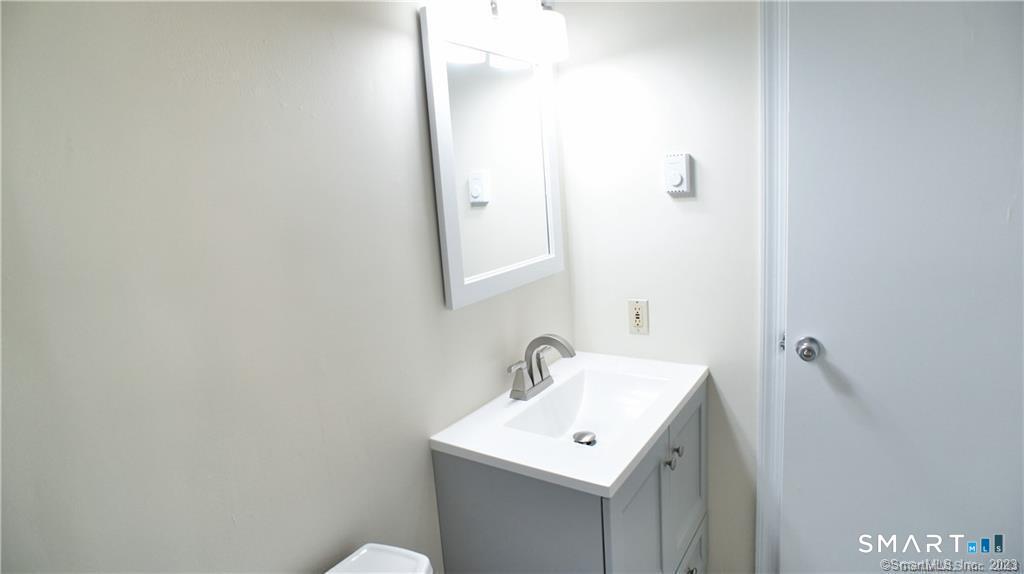 Foto 6 de Condominio en renta en 37 Ferris Avenue #12, Norwalk, CT — $2,195/mes