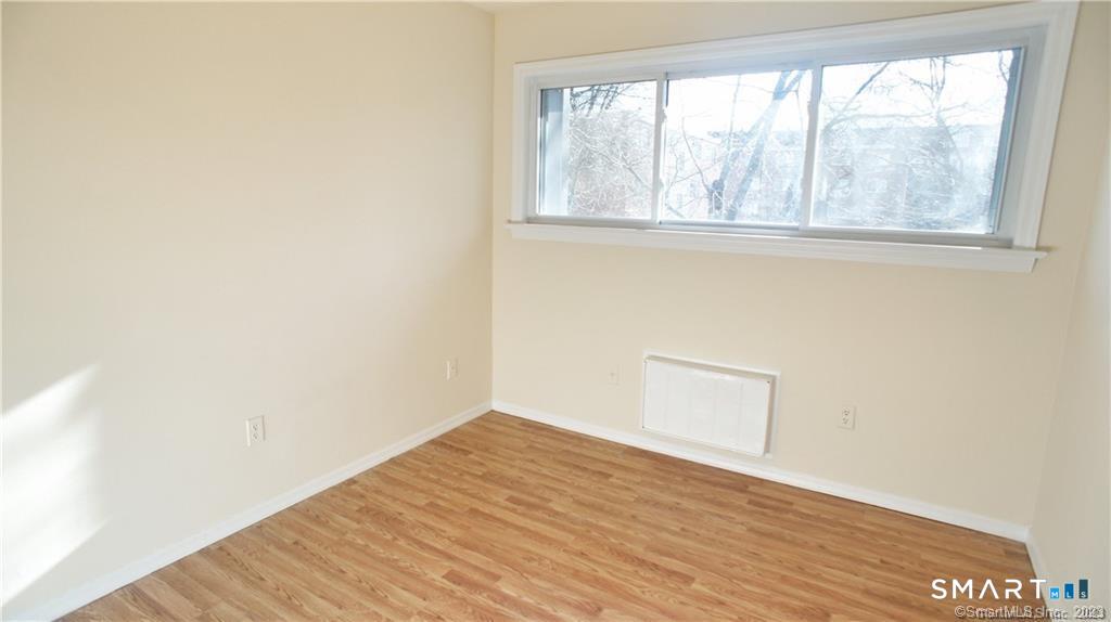 Foto 8 de Condominio en renta en 37 Ferris Avenue #12, Norwalk, CT — $2,195/mes