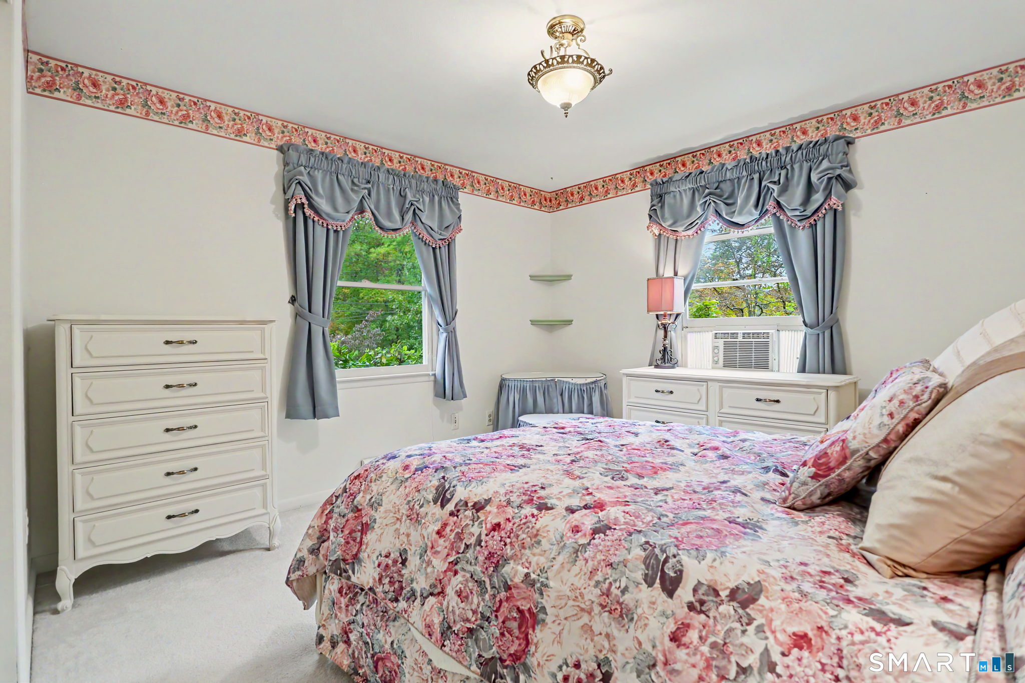8 Woodfield Drive — photo 16