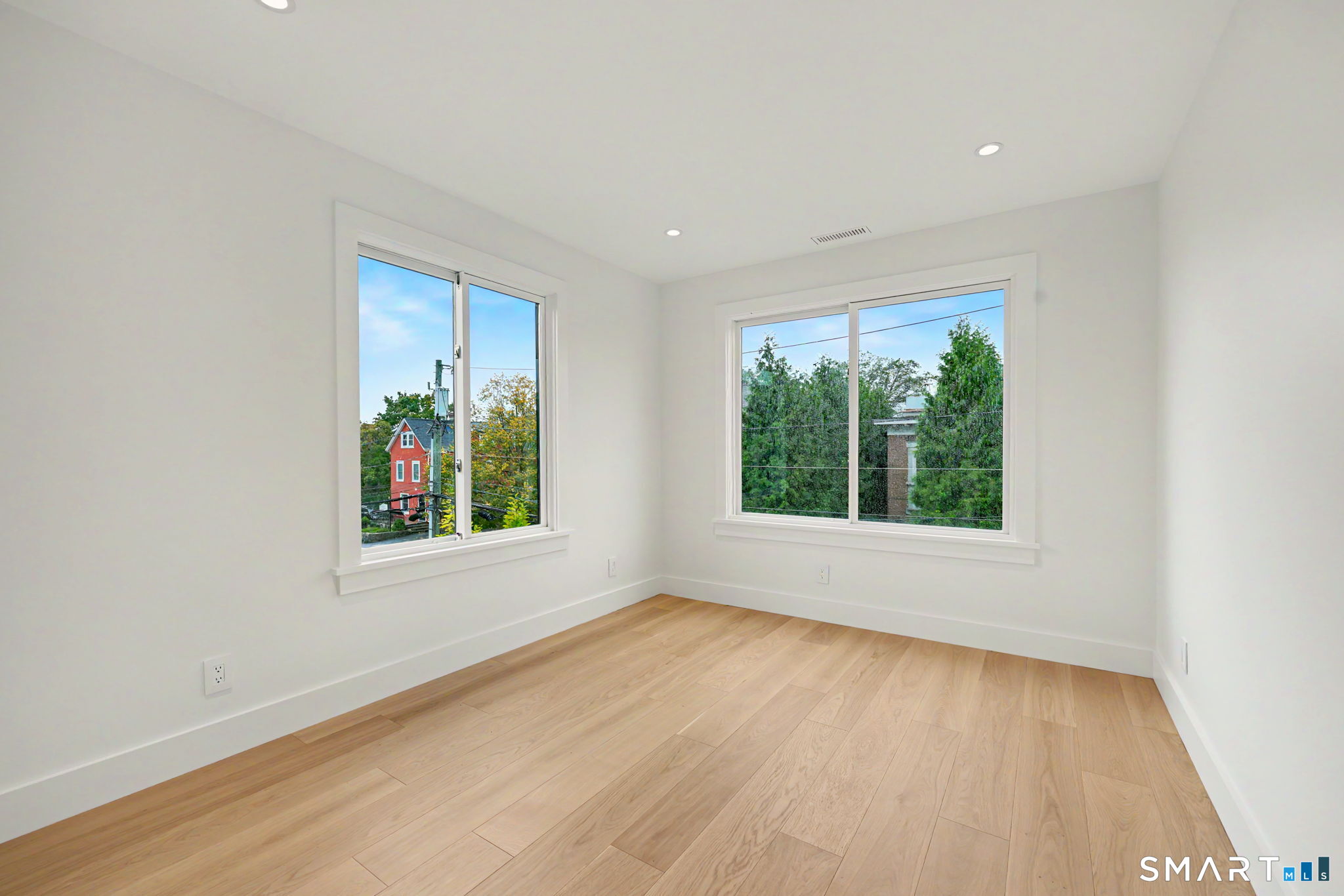 19 Davenport Avenue — photo 26