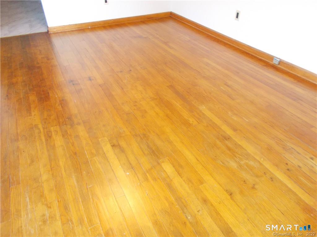 Foto 2 de Apartamento en renta en 48 Price Street, Bridgeport, CT — $1,850/mes